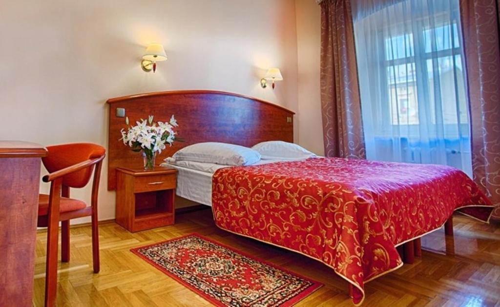 Hotel Restauracja Caspar Jelenia Góra Habitación foto